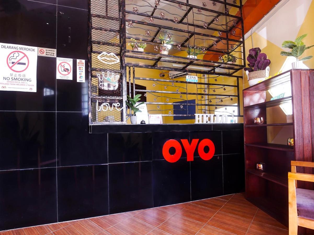 Super Oyo 90516 Hotel Night Queen Salak Tinggi Szepang Kültér fotó