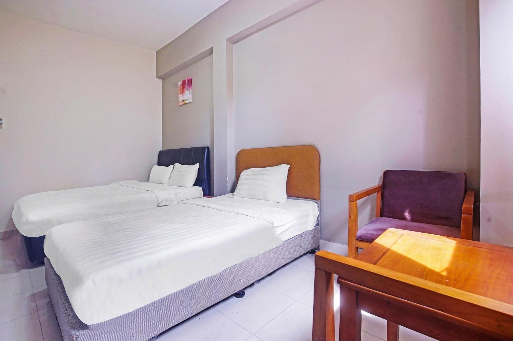 Hotel Night Queen Salak Tinggi Szepang Kültér fotó