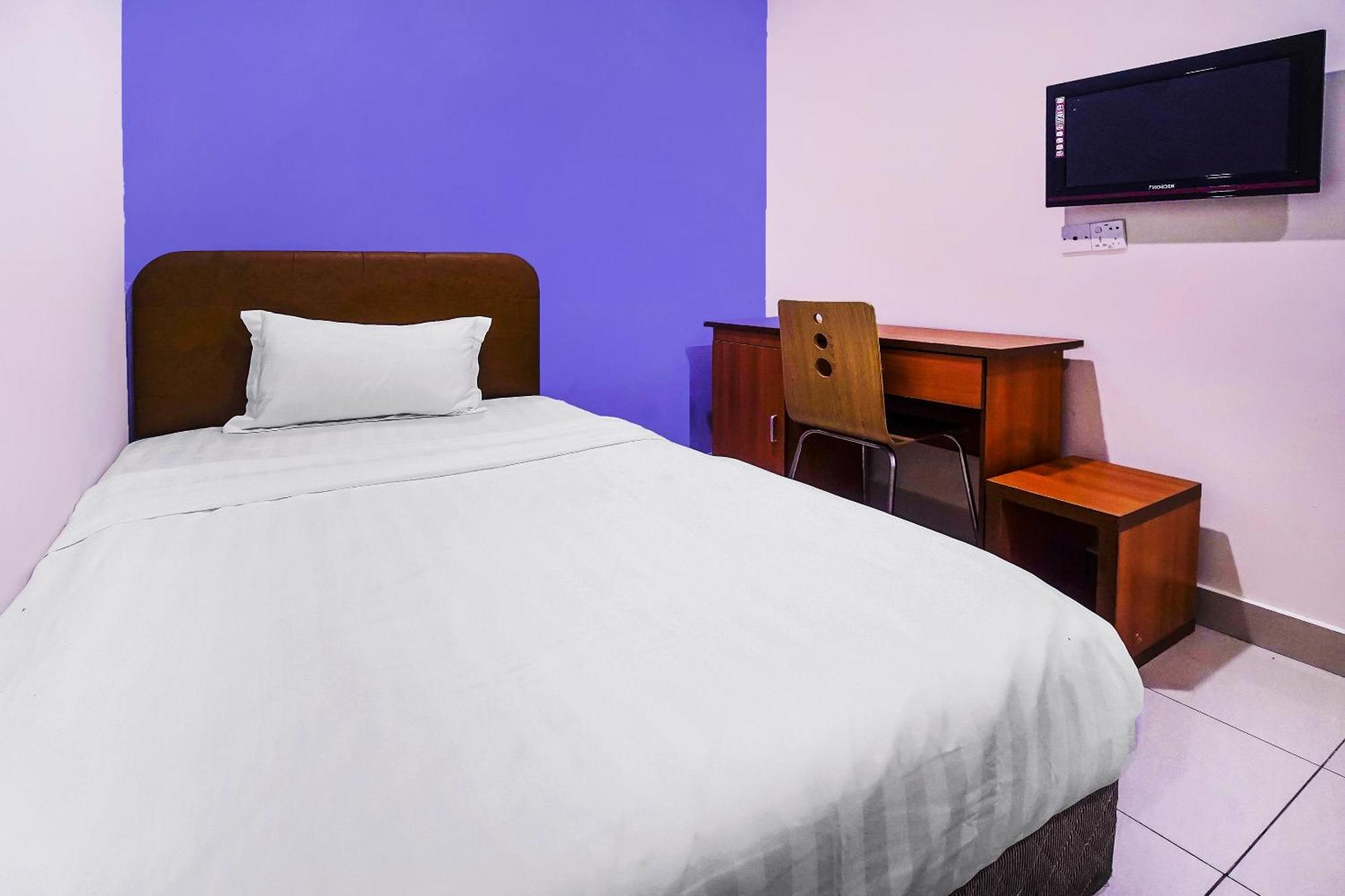 Hotel Night Queen Salak Tinggi Szepang Kültér fotó