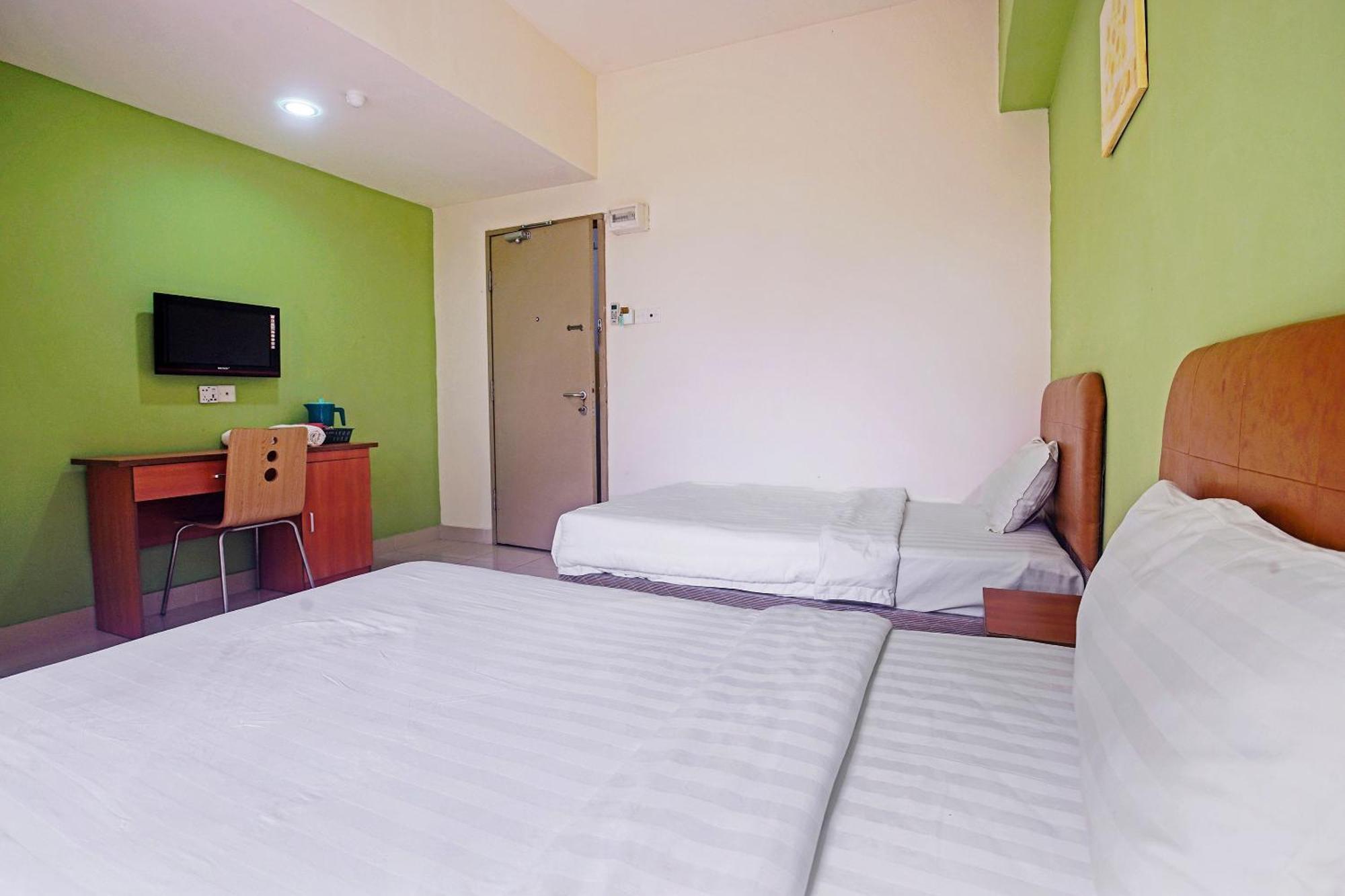 Hotel Night Queen Salak Tinggi Szepang Kültér fotó
