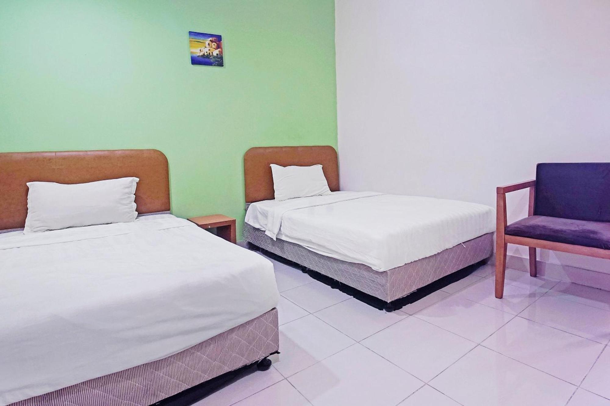Hotel Night Queen Salak Tinggi Szepang Kültér fotó