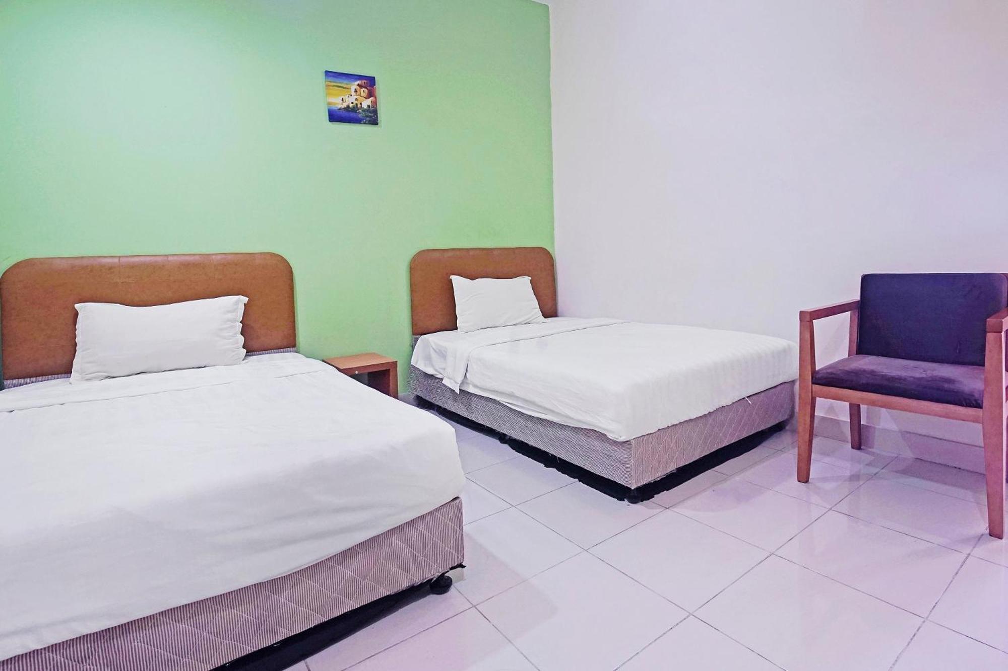 Hotel Night Queen Salak Tinggi Szepang Kültér fotó