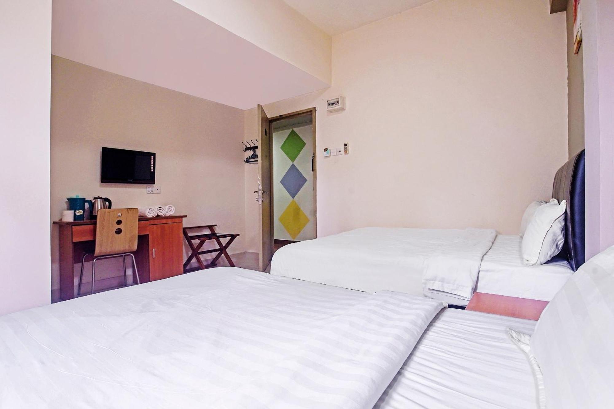 Hotel Night Queen Salak Tinggi Szepang Kültér fotó